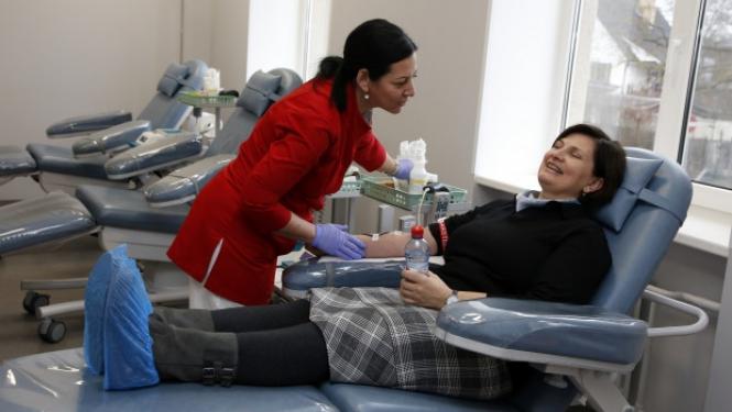 Veselības ministre Ilze Vinķele apmeklē Valsts asinsdonoru centru